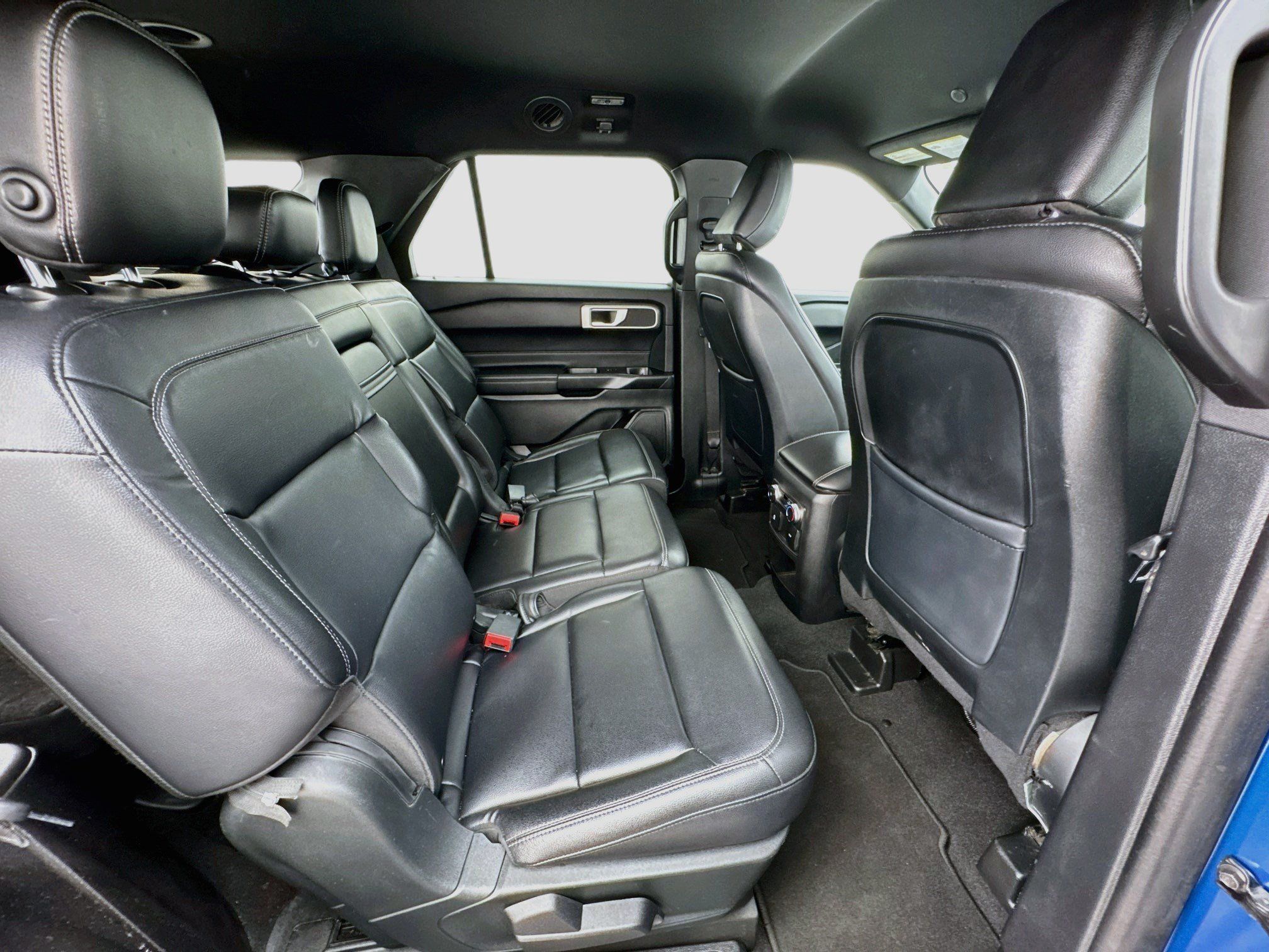 Used 2020 Ford Explorer XLT w/ Equipment Group 202A RWD image 19