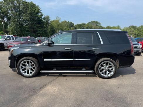Used 2018 Cadillac Escalade Platinum AWD/4WD image 2