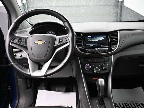 Used 2019 Chevrolet Trax LT w/ LT Convenience Package AWD/4WD image 14