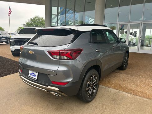Certified 2022 Chevrolet TrailBlazer ACTIV w/ Sun and Liftgate Package FWD image 5