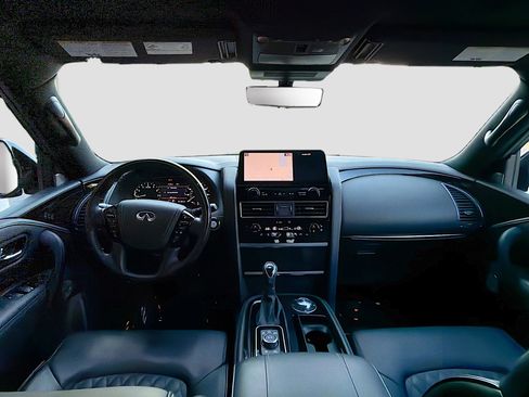 Used 2024 INFINITI QX80 Sensory image 17