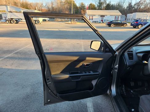 Used 2013 Kia Soul image 19