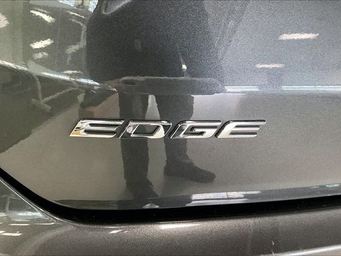 Used 2020 Ford Edge SEL image 7