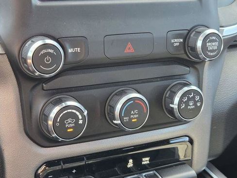 Used 2019 RAM 1500 Big Horn AWD/4WD image 27