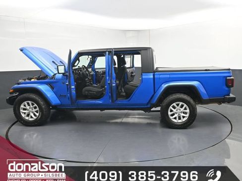 Used 2023 Jeep Gladiator Sport AWD/4WD image 24