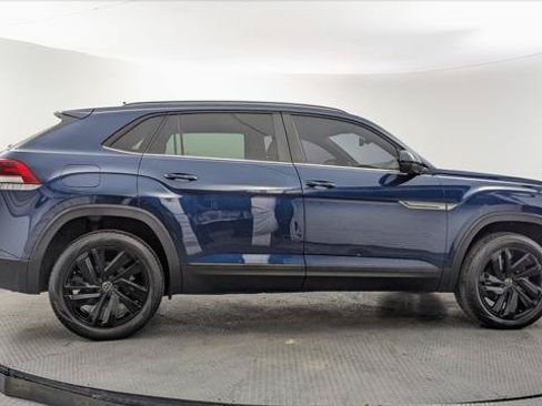 Used 2021 Volkswagen Atlas Cross Sport SE w/ Panoramic Sunroof Package FWD image 8