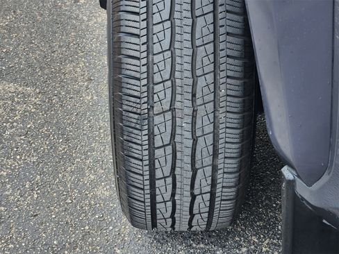 Used 2024 Toyota Tacoma TRD Sport image 10