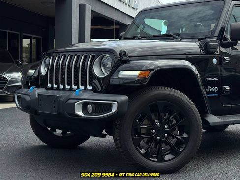 Used 2023 Jeep Wrangler Unlimited Sahara AWD/4WD image 2