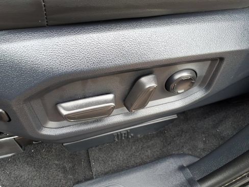 Used 2025 Toyota Sequoia Capstone AWD/4WD image 17