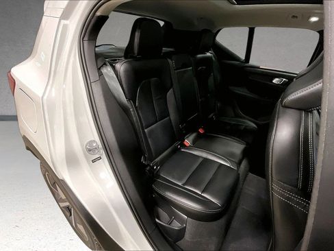 Certified 2023 Volvo XC40 B5 Plus w/ Protection Package Premier AWD/4WD image 25
