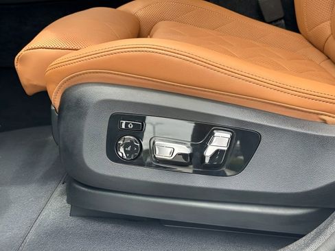Used 2025 BMW X6 xDrive40i w/ Executive Package AWD/4WD image 12