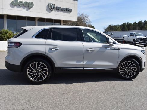 Used 2020 Lincoln Nautilus Reserve image 10