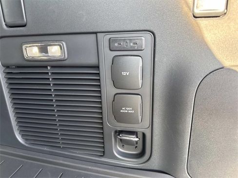 New 2025 Lincoln Navigator L Reserve image 12