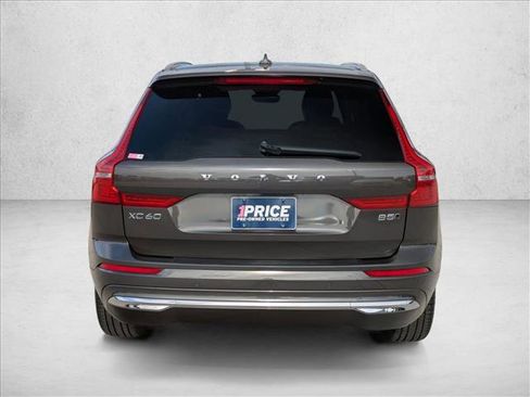 Used 2022 Volvo XC60 B5 Inscription image 7