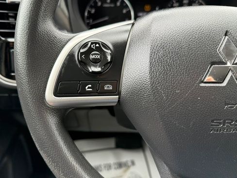 Used 2020 Mitsubishi Outlander ES AWD/4WD image 13