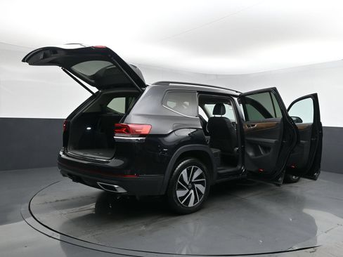 Used 2024 Volkswagen Atlas SE AWD/4WD image 26