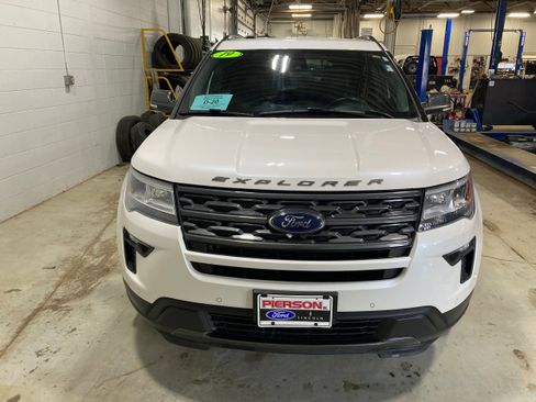 Used 2019 Ford Explorer XLT w/ Equipment Group 202A AWD/4WD image 2