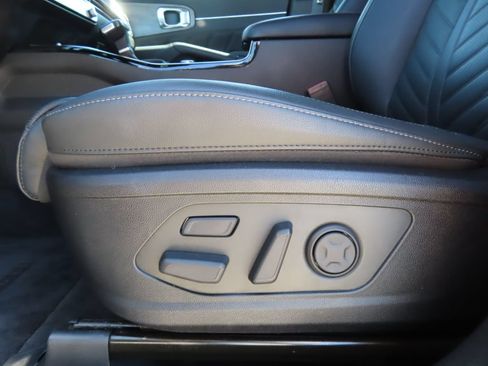 Certified 2024 Kia Sorento SX Prestige AWD/4WD image 9