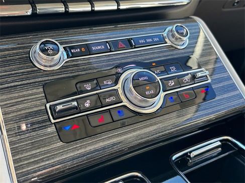 Used 2022 Lincoln Aviator Black Label w/ Dynamic Handling Package image 12