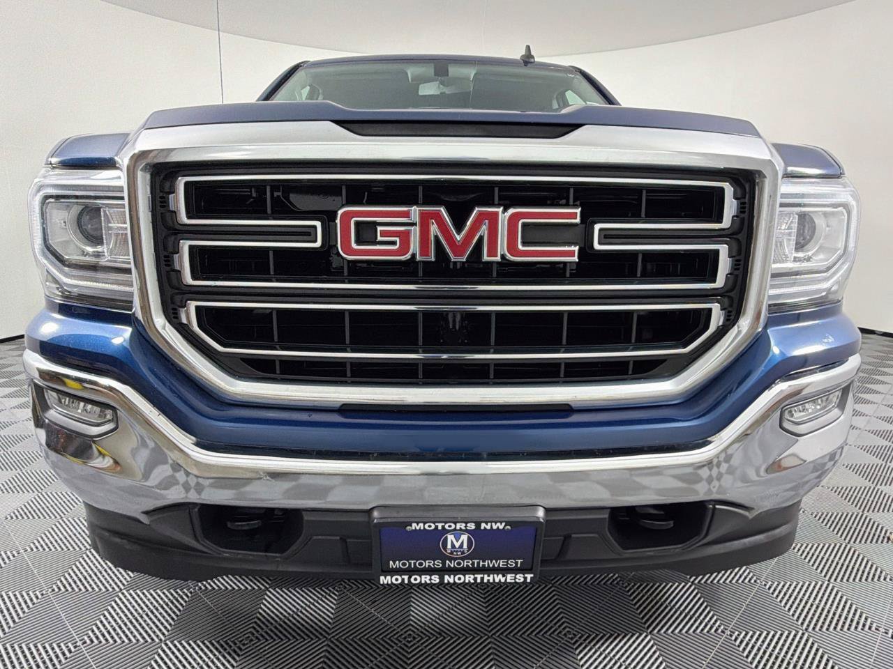 Used 2017 GMC Sierra 1500 SLE AWD/4WD image 2