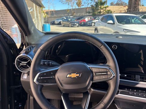 Used 2025 Chevrolet Equinox LT image 34