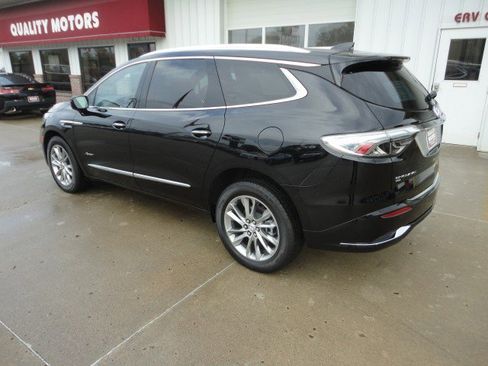 Used 2024 Buick Enclave Avenir w/ Avenir Technology Package image 13