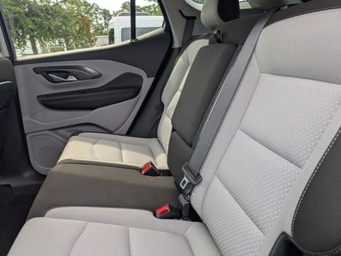 Used 2023 GMC Terrain SLE w/ Driver Convenience Package FWD image 16