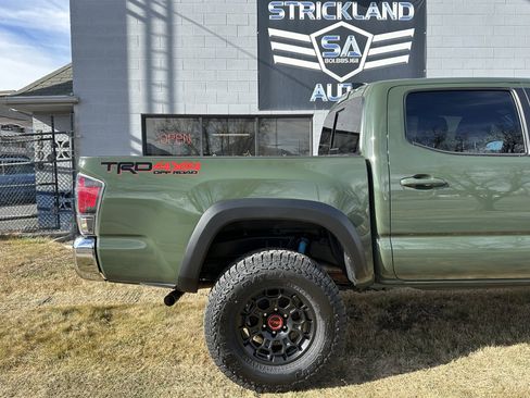 Used 2022 Toyota Tacoma TRD Off-Road image 5