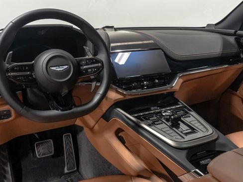 Used 2025 Aston Martin DBX 707 image 48