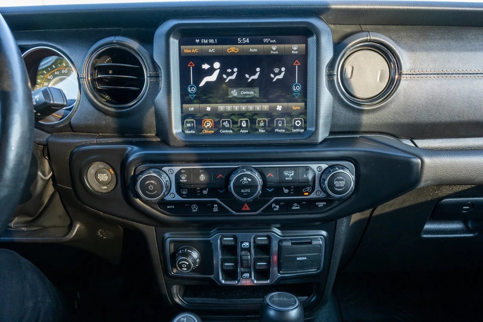 Used 2022 Jeep Gladiator Overland AWD/4WD image 28