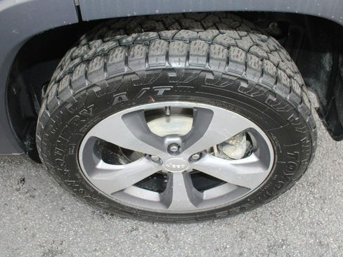 Used 2019 Jeep Cherokee Limited image 7