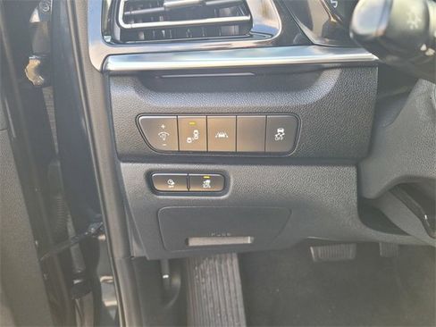Used 2022 Kia Niro EX Premium image 23