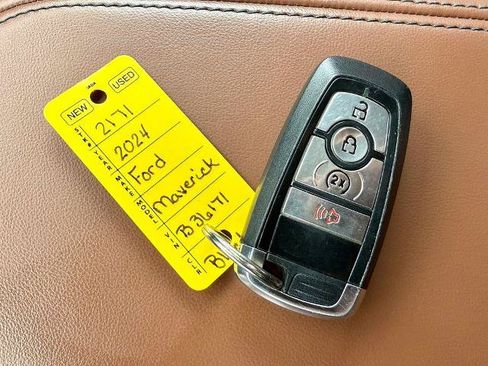 Certified 2024 Ford Maverick Lariat w/ FX4 Off-Road Package AWD/4WD image 40