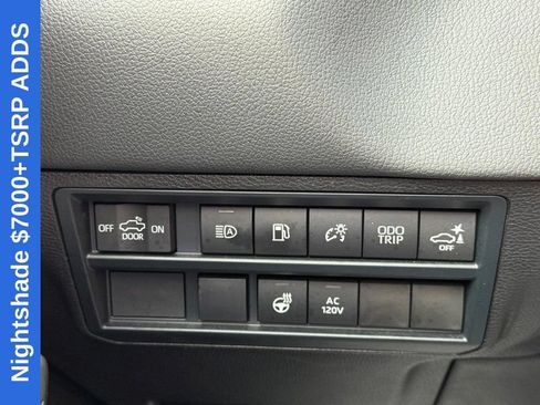 Used 2025 Toyota Tundra Limited AWD/4WD image 28