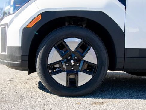 Certified 2026 Hyundai Santa Fe SE AWD/4WD image 4