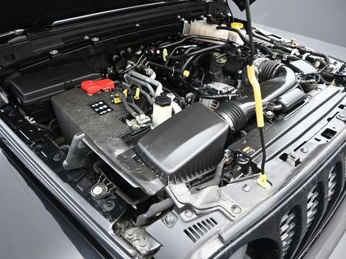 Used 2023 Jeep Gladiator Sport AWD/4WD image 39