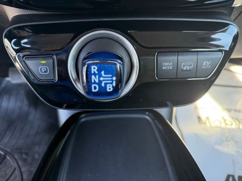 Used 2020 Toyota Prius Prime LE image 21