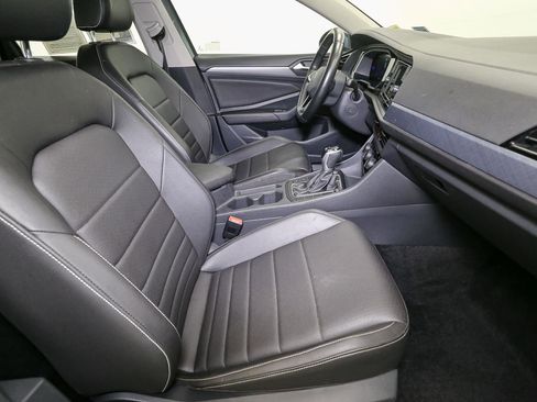 Certified 2022 Volkswagen Jetta SE FWD image 18