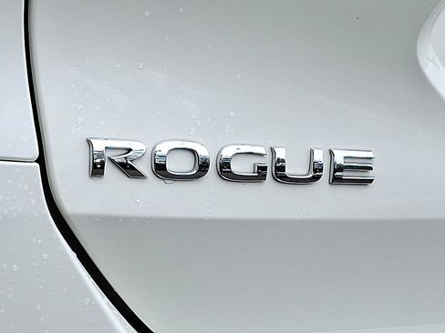 Used 2016 Nissan Rogue SV AWD/4WD image 30