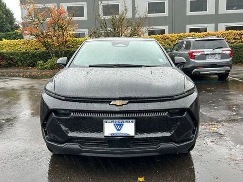 New 2026 Chevrolet Equinox EV LT image 2