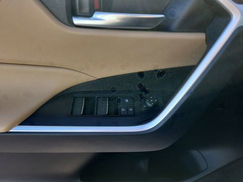 Used 2022 Toyota RAV4 XLE image 16