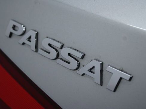 Used 2014 Volkswagen Passat 1.8T S image 5