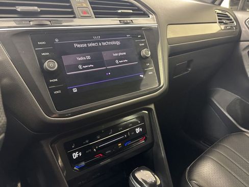 Used 2022 Volkswagen Tiguan SE R-Line image 26