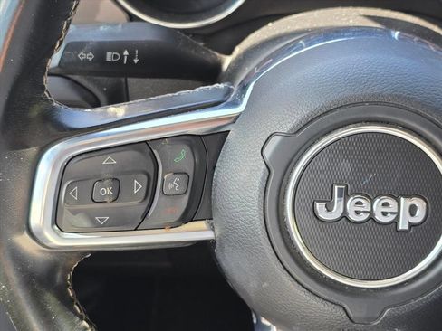 Used 2021 Jeep Wrangler Unlimited Sahara AWD/4WD image 15