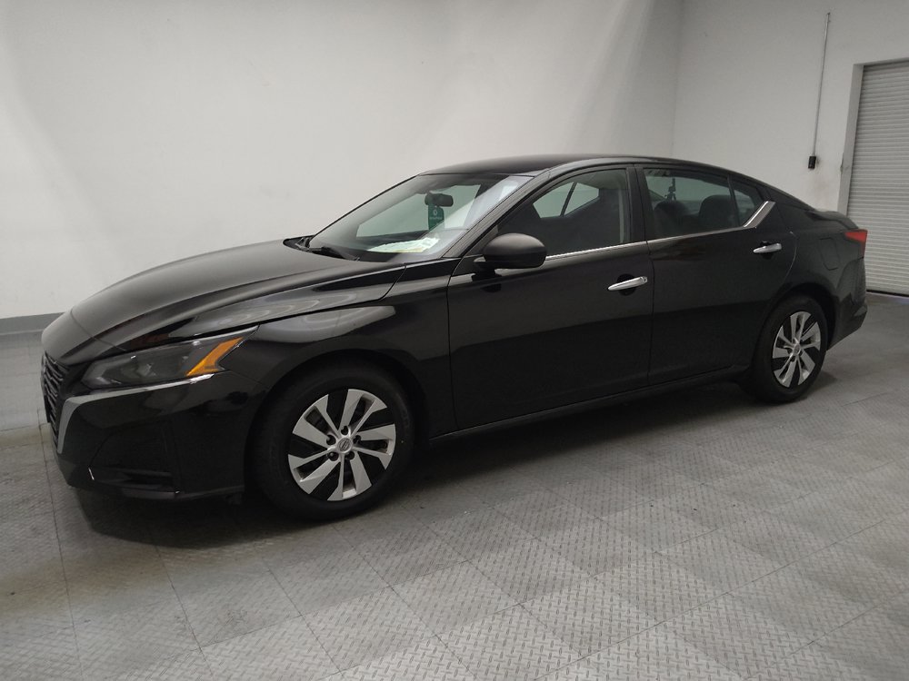 Used 2025 Nissan Altima 2.5 S FWD image 2