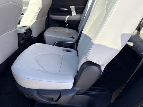 Used 2026 Toyota Grand Highlander XLE image 19