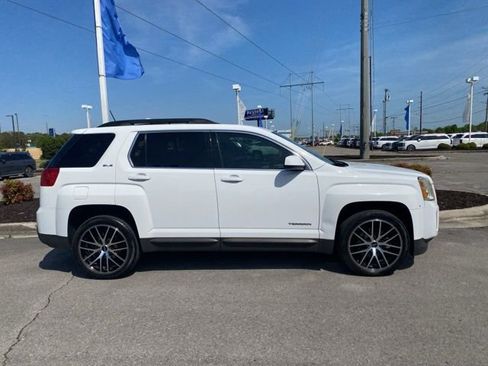 Used 2015 GMC Terrain SLE w/ Convenience Package image 2