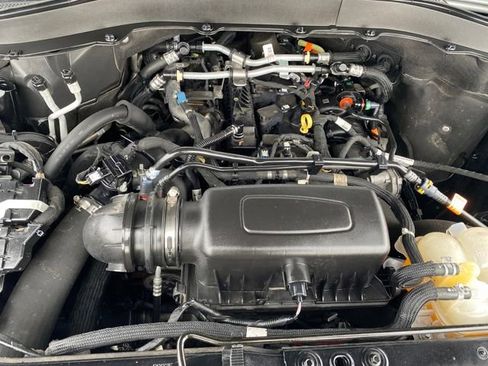 Used 2023 Ford Explorer XLT image 21