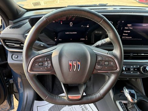 Used 2024 Buick Envista Preferred w/ Convenience I Package image 18