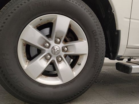 Used 2021 RAM 1500 Classic SLT image 31